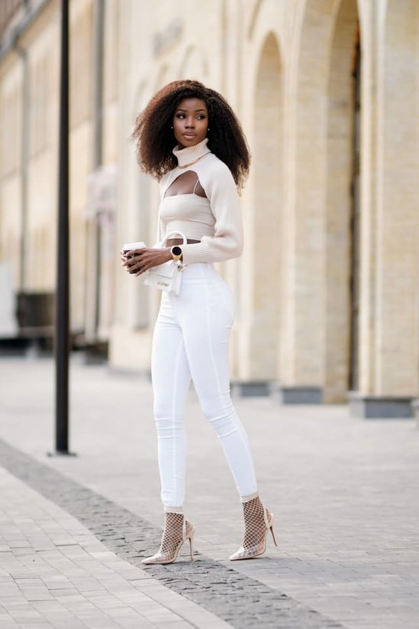 Comment une entreprise de services à domicile peut-elle utiliser les vidéos tutorielles pour engager ses clients ?